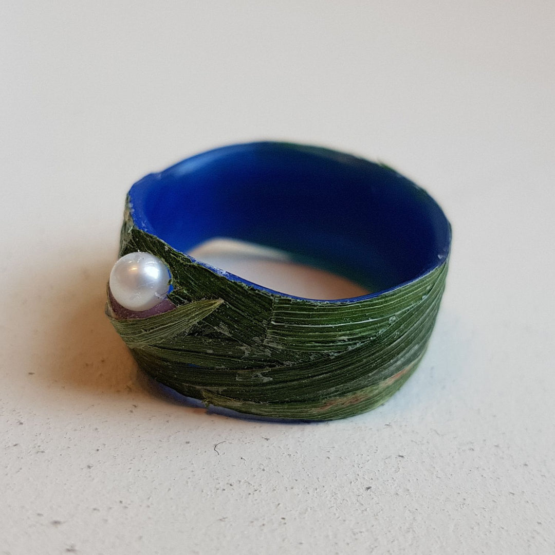 Grasring mit Perle